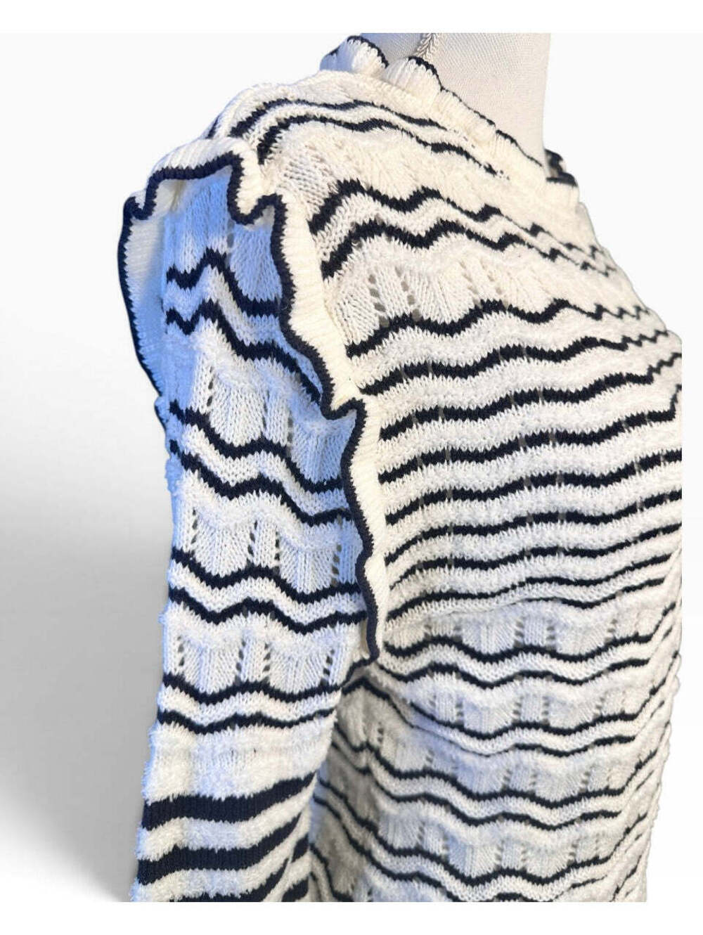 Commense Stripe Sweater SWT - Size Large - Picture 4 of 4